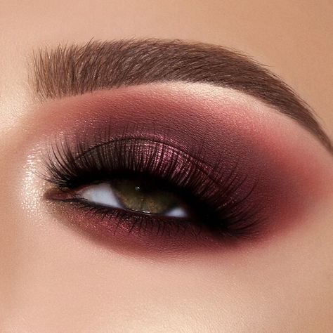 Persephone Makeup, Makeup For Burgundy Dress, Burgundy Makeup Look, Burgundy Eye Makeup, Smoky Makeup, Glam Eyeshadow, Dark Eyeshadow, Makeup For Hazel Eyes, Red Eyeshadow