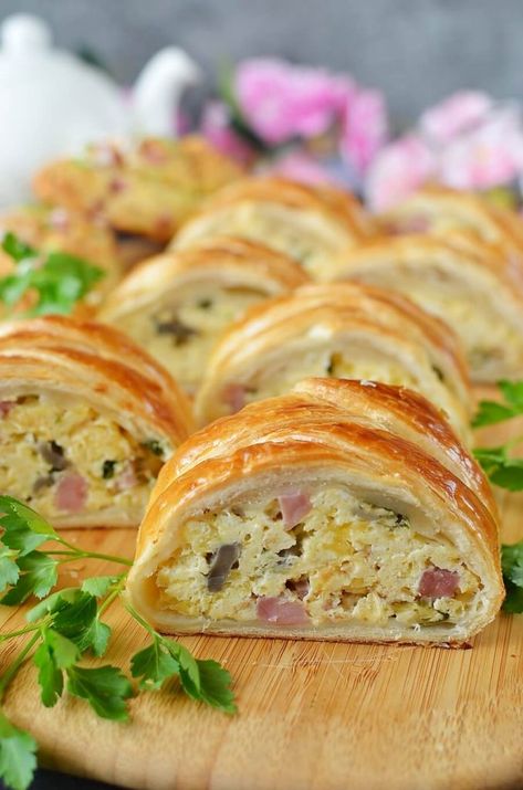 Egg Muffins With Cottage Cheese, Muffins With Cottage Cheese, Breakfast Puff Pastry, Easy Egg Muffins, Sausage Egg Muffins, Puff Pastry Recipes Savory, Puff Pastry Recipes Dessert, Savory Puff Pastry, Pastries Recipes Dessert