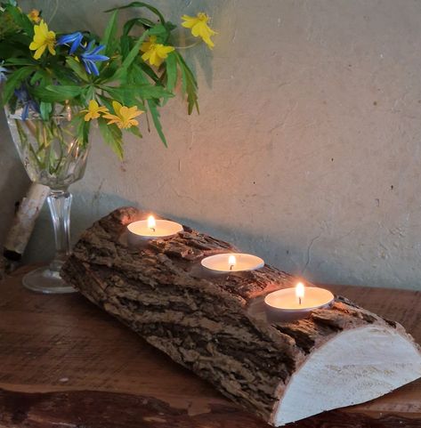 Natural Wooden Log candle holder. A real tree. The candlestick is approx. 27-30 cm long, height approx. 3-5 cm. Wooden Log Craft Ideas, Log Rounds Centerpieces, Rustic Candle Holder, Wooden Candle Centerpieces, Things To Make From Wood, Tree Limb Projects Diy Ideas, Log Wood Projects, Tree Stump Candle Holder, Rustic Candle Centerpieces