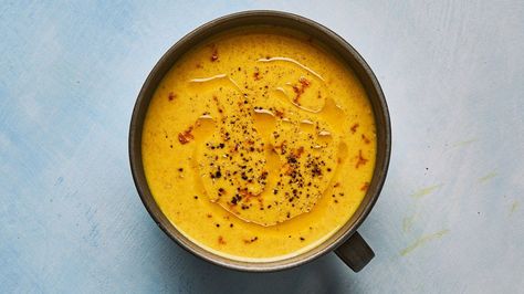 In Ayurveda (one of the oldest systems of natural healing in the world), warm milk is a common remedy for sleeplessness. This recipe features nutmeg (a natural sleep aid) and ashwagandha (an adaptogen that helps your body deal with stress) to shepherd you to dreamland. Look for ashwagandha at health food stores, Indian specialty stores, or Whole Foods. Fast Healthy Food, Moon Milk Recipe, Moon Milk, Natural Sleep Aid, Natural Sleep Aids, Milk Shakes, Sleep Aid, Nut Milk, Natural Sleep