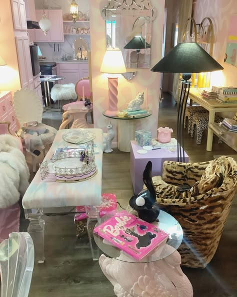 Eclectic Pink Living Room, Tiger Chair, La Bedroom, Eclectic Glam, 80s Interior Design, Retro Hollywood, Pastel Living Room, Y2k Room, 80s Interior