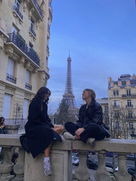 Paris ootd, paris phoro spots Paris Dream, Paris Vibes, 사진 촬영 포즈, Paris Pictures, Paris Aesthetic, Paris Trip, Paris Photo, Euro Summer, Paris Photos