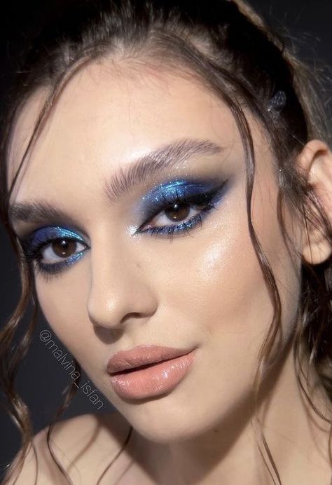 Ethereal Makeup Blue, Dark Blue Make Up Looks, Midnights Era Makeup Ideas, Blue Makeup Inspiration, Holiday Makeup Looks 2023, Blue Siren Eyes Makeup, Blue Metallic Makeup, Blue Black Smokey Eye, Midnight Era Makeup