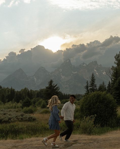 blue skys . . #jacksonholephotographer #grandtetonnationalpark #proposalideas #idahophotographer #weddingproposal #tetonsnationalpark #tetonphotographer #destinationweddingphotographers #authenticlovemag #authenticlovemags #idahoweddingphotographer #worldviewmag #insomniamag #777luckyfish #unscriptedposingapp #feel_wedvibes #romancemag #emotionsurfers #storyphotos3 🗝️: teton photos | Grand Teton National Park | summer engagement photoshoot | Jackson Hole wedding photographer | proposal |... Blue Skys, Jackson Hole Wedding, Boy Toys, Jackson Hole, Engagement Photoshoot, National Park, Wedding Photographer, National Parks, Wedding Photographers