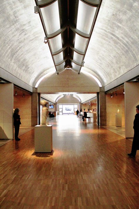 Kimbell Art Museum / © Amit Khanna - Design Principal, AKDA Louis Kahn Architecture, Luis Kahn, Museum Modern Art, Louis Khan, Museum Entrance, Kimbell Art Museum, Metro Design, Art Essay, Art Galleries Architecture