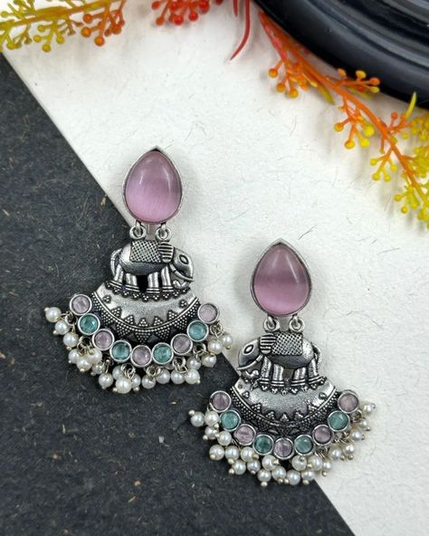 *Exclusive Monalisa Stone Earrings. Price ₹.450/-* #monalisaearrings #earrings #accessories Gost Pic, Jhumkas Aesthetic, Antique Silver Jewelry Indian, Desi Jewellery, Many Eyes, Silver Bracelet Designs, Wedding Jewelry Sets Bridal Jewellery, Pretty Jewelry Necklaces, Marcasite Jewelry