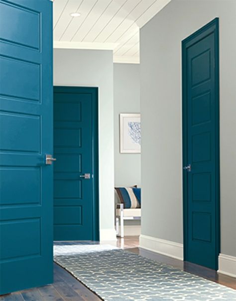 Intense teal Interior Door Paint Colors, Interior Door Colors, Teal Door, Painted Interior Doors, Blue Doors, Door Colors, Door Paint Colors, Casa Vintage, Indoor Doors