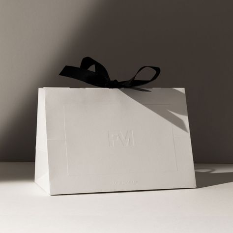 Finematter Luxury Jewellery Retail Bag > Progress Luxury Paper Bag, Retail Bag, Honey Packaging, Luxury Packaging Design, Clothing Packaging, Eco Packaging, Box Packaging Design, Luxury Jewellery, Paper Ribbon