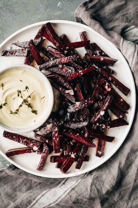 Sea Salt Beet Fries with Garlic Cashew Cream Dipping Sauce - Dishing Up the Dirt Beet Fries, Bowl Party Food, Beet Recipes, Cashew Cream, Superbowl Party Food, Vegetarian Dishes, Dipping Sauce, Veggie Recipes, Appetizer Snacks