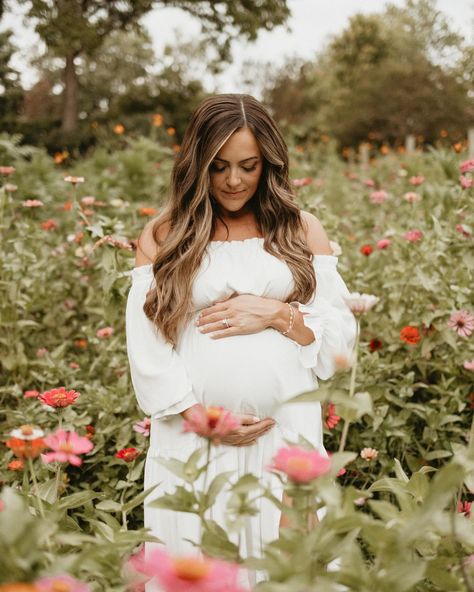 Some favorites from a beautiful maternity session with my sweet friend @stacyrb88 💖 Maternity Shoot Wildflowers, Maternity Shoot Garden Ideas, Maternity Flowers Photography, Maternity Botanical Garden, Half Bloomed Pregnancy Photos, Maternity Portraits Outdoor, Botanical Gardens Maternity Shoot, Rose Garden Maternity Shoot, Maternity Shoot In Garden