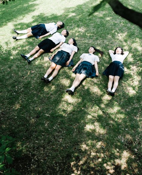 Gallagher Girls, Japanese Photography, Japanese School, Boarding School, Pose Reference Photo, Photography Projects, Group Photos, 인물 사진, Girl Gang