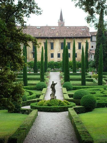 Giardino and Palazzo Giusti, Verona [ Patrick and MaryJo via Flickr ]. Tuscan Exterior, Entry Garden, Terraced Gardens, Formal Garden Design, Boxwood Garden, Victorian Village, Topiary Garden, 카페 인테리어 디자인, Formal Garden