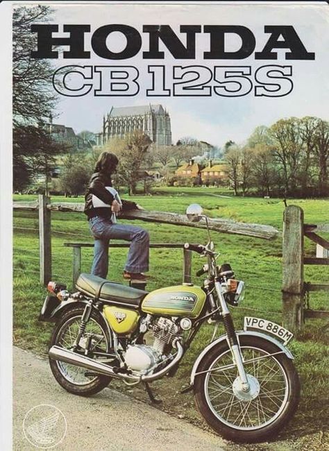 Motorcycle Advertising, Honda Cb 125, Honda Cb125, Motorcycle Ads, Honda Motorbikes, Motor Klasik, Vintage Honda Motorcycles, Honda 125, Honda Cb 100