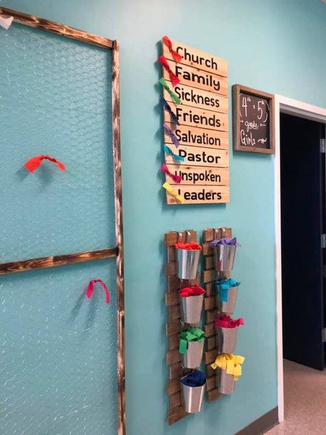 Christian Classroom Decor Ideas, Teen Classroom Decor Church, Prayer Wall For Kids, Teen Sunday School Room Decor, Bible Bucks Store Ideas, Kids Sunday School Room Decor, Children Church Decor Ideas, Sunday School Wall Decor, Children Ministry Rooms Decor