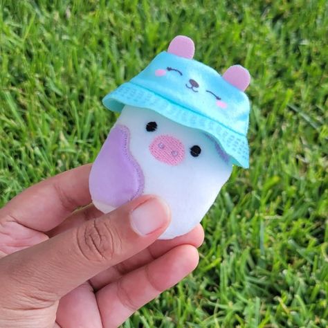 Squishmallows Mini, Mini Squishmallows, Cute Squishies, Or Questions, A Safe Place, Cute Bedroom Decor, Kawaii Plushies, Cute Kawaii Drawings, Cute Stuffed Animals