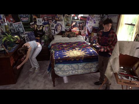 90s Bedrooms, Bedroom 90s, Movie Bedroom, 90s Room, 90s Bedroom, 10 Things I Hate About You, Grunge Room, Room Goals, Indie Room