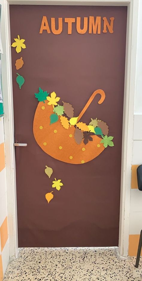 30 AMAZING FALL CLASSROOM DOOR DECORATIONS - Stylin by Sarita Fall Decorations Kindergarten, Autumn Kindergarten Decoration, Autumn Decorations Kindergarten, Autumn Classroom Door, Fall Classroom Door Decorations, Fall School Doors, Autumn Classroom Decorations, Classroom Window Decorations, Fall Classroom Door