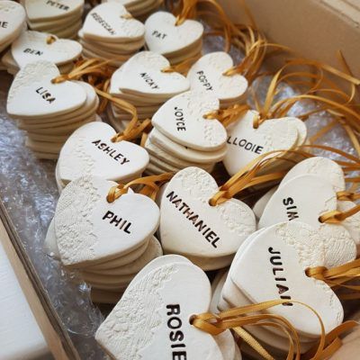 personalised wedding heart favours Heart Wedding Favors, Ceramic Wedding, Heart Favors, Homemade Wedding Favors, Clay Christmas Decorations, Creative Wedding Favors, Handmade Wedding Favours, Homemade Wedding, Air Dry Clay Projects