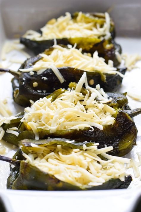 Easy Chile Relleno Recipe, Stuffed Chili Relleno Recipe, Poblano Recipes, Vegetarian Chile, Easy Mexican Recipes, Chile Relleno Recipe, Poblano Peppers Recipes, Isabel Eats, Chili Relleno