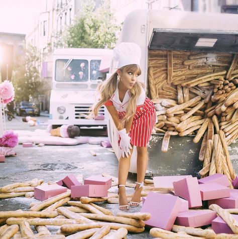 Ariana Grande // Sweet Like Candy promo shoot Ariana Grande 2016, Ariana Grande Today, Candy Photoshoot, Candy Perfume, Ariana Perfume, Ariana Grande Perfume, Sweet Like Candy, Tiny Elephant, Ariana Grande Photoshoot