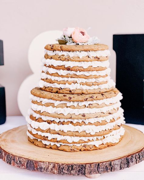 Stacked Cookie Cake Wedding, Wedding Cookie Cake Tower, Cookie Cake Tiered, Cookie Cake Wedding Cakes Simple, Wedding Cookie Cakes, Cookie Wall Wedding, Tiered Cookie Cake Wedding, Crumbl Cookie Wedding, Tiered Cookie Cake