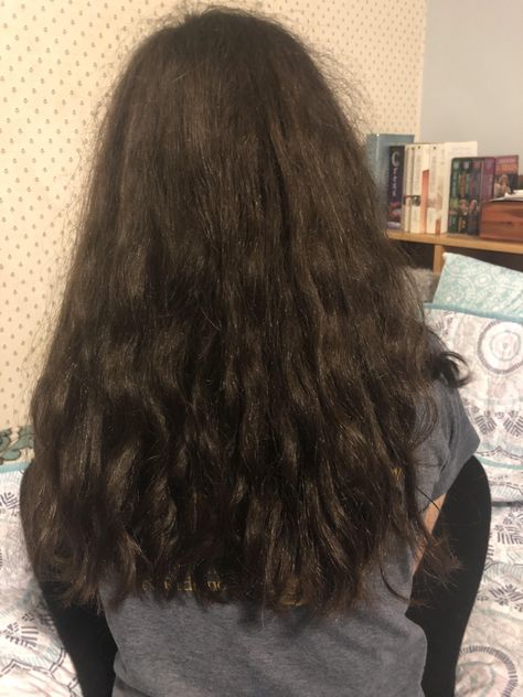 Help for a newbie wavy- ThorGift.com - If you like it please buy some from ThorGift.com Wavy Frizzy Hairstyles, Light Black Hair, Brown Wavy Hair, Black Wavy Hair, Imperfectly Perfect, Beautiful Curly Hair, Hair Routine, Frizzy Hair, Hair Routines