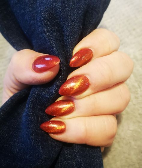 Burnt orange Cat Eye Nails Orange Glitter Nails Fall, Burnt Orange Glitter Nails, Cat Eye Nails Orange, Orange Cateye Nails, Orange Cat Eye Nails, Orange And White Cat, Cat Eye Nails Polish, Orange Nail Designs, Glitter Nails Acrylic