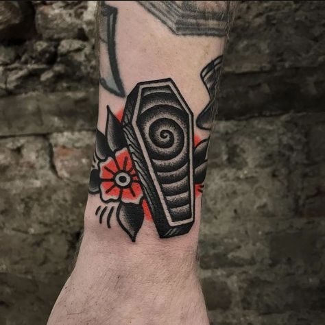 #tattoo #tattoos #inked #tattooart #tattooed #tattooideas #tattoodesign #tattooinspiration #tattoosleeve #tattooflash #inkedgirls #tattooedwomen  #InkLaughs  #TattooFails Traditional Tattoo Coffin, Scary Tattoo Ideas, Horror Tattoo Ideas, Coffin Tattoo, Oni Mask Tattoo, Traditional Tattoo Sleeve, Scary Tattoos, Mask Tattoo, Spooky Tattoos