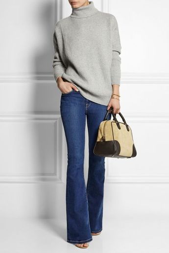 Like the sweater and jeans Flare Jean Outfit, Flare Jeans Outfit, Stylish Outfits For Women Over 50, Flair Jeans, Mode Jeans, Outfit Jeans, Pinterest Fashion, Casual Work Outfits, Sweaters And Jeans