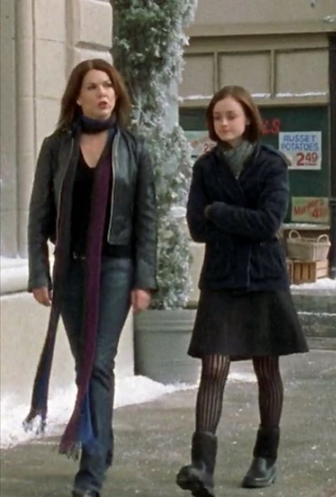 Lorili Gilmore Outfits, Rory Outfits, Lorelai Gilmore Style, Gilmore Lorelai, Gilmore Outfits, Rory Gilmore Style, Gilmore Girls Fashion, David Kibbe, Gilmore Girls Outfits