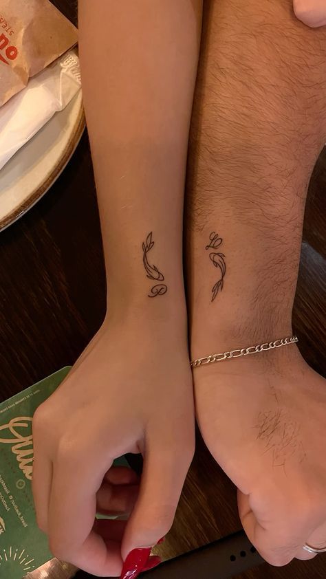 Best Friend Couple Tattoo, Cute Men Tattoos, Bf Tattoos Couples, Small Tattoos With Boyfriend, Matching Tattoos Men And Women, Cute Small Couple Tattoos Simple, Bf Gf Tattoos Small, Matching Symbol Tattoos For Couples, Matching Simple Tattoos Couples