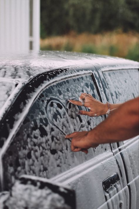 Car Wash Photoshoot Friends, Car Wash Couples Photoshoot Truck, Car Wash Couples Photoshoot, Car Wash Shoot, Car Wash Photo Shoot, Carwash Photoshoot, Car Wash Photoshoot, Couple In Car, Country Couple Pictures