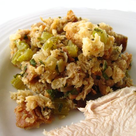 Low Carb Stuffing, Cornbread Stuffing Recipes, Creole Food, Bread Dressing, Gluten Free Stuffing, Low Carb Holiday, Herb Bread, Disney Recipes, Thanksgiving Stuffing