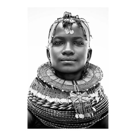 Search: 10 results found for "david ballum*" – SARZA Cultural Portraits, Afrikaanse Kunst, Foto Art, Jolie Photo, African Culture, African Beauty, Contemporary Fashion, African Art, White Photography