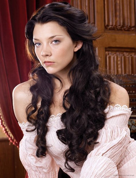 Natalie Dormer Natalie Dormer Hair, Natalie Dormer Tudors, Natalie Dormer Anne Boleyn, The Tudors Costumes, Tudor Dress, Sarah Bolger, Tudor Costumes, Margaery Tyrell, Natalie Dormer