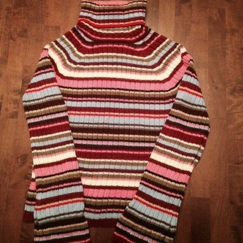 Gilmore Girls Fashion, Downtown Outfits, Fire Fits, Striped Turtleneck, Winter Fits, Oui Oui, Fall Sweaters, Passion For Fashion, Turtleneck Sweater