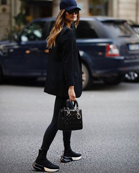 Alex Rivière on Instagram: “Casual Friday during #PFW 🇫🇷 wearing @lolacruzshoes” Clueless Outfits, Daily Fashion Inspiration, Moda Chic, Monochrome Fashion, Stylish Outfit, Vogue Fashion, 80s Fashion, Street Chic, Cute Fashion