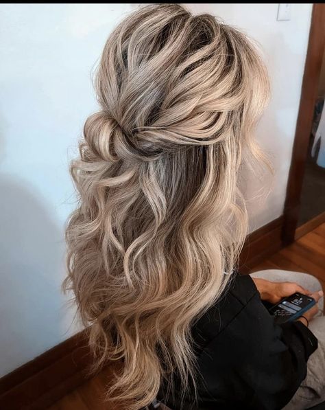 Prom Hair Beach Waves Half Up, Long Waved Hair Wedding, Half Up Half Down Wedding Hair Beach Waves, Beach Waves Hair Updo, Lose Curls Half Up Half Down, Beach Wave Half Up Half Down Wedding, Voluminous Bridal Hair Half Up Half Down, Beach Waves Updo Half Up, Half Up Half Down Upstyle