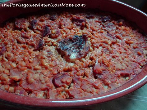 Portuguese Baked Pork and Beans (Feijão Assado) - the portuguese american mom Portuguese Feijoada Recipe, Portuguese Bean Soup, Feijoada Recipe, Pork And Beans, Portuguese Desserts, Pork N Beans, Baked Bean Recipes, Portuguese Cuisine, How To Cook Beans