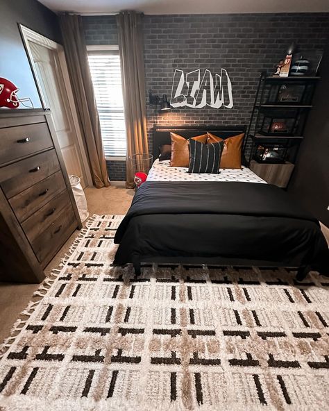 Laura Coleman | LC | Tween boy room reveal! These black skinny stickers have to be applied individually…and we are now missing a fingerprint…but the wall looks… | Instagram Bedroom With An Accent Wall, Brick Wallpaper Boys Bedroom, Diy Boys Room Decor Ideas, Boys Room Wall Ideas, Little Boy Room Decor, Sport Room Ideas, Cool Teen Boy Room, Pre Teen Boys Room Bedroom Ideas, Boy Bedroom Design For Kids