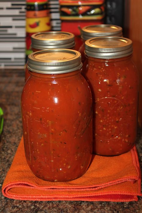 Kel's Marinara Sauce Speggetti Sauce Recipe Canning, Canned Marinara Sauce Fresh Tomatoes, Marinara Sauce Canning, Stewed Tomatoes Canning Recipe, Make Marinara Sauce, Canning Marinara Sauce, Fresh Tomato Marinara Sauce, Spicy Marinara Sauce, Canned Tomato Recipes