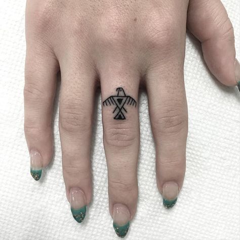 25 Micro Tattoos That Will Make You Look Cute And Badass At The Same Time Thunderbird Tattoo, Geometric Tattoo Bird, Hawk Tattoo, Cowgirl Tattoos, Cowboy Tattoos, Geometric Bird, Native Tattoos, Finger Tattoo Designs, Western Tattoos