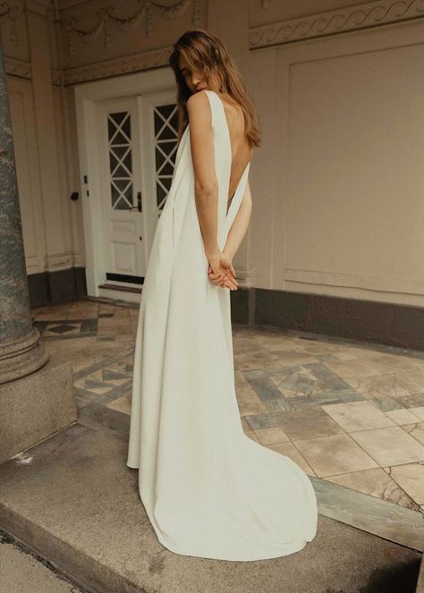 MINIMALISTIC LOOSE FITTED WEDDING DRESS WITH PLUGING BACK Maria Fekih, Silk Bridal Dress, Sara Dress, Scandi Chic, Contemporary Bride, Lil Sis, Fitted Wedding Dress, Civil Ceremony, Lady Bird