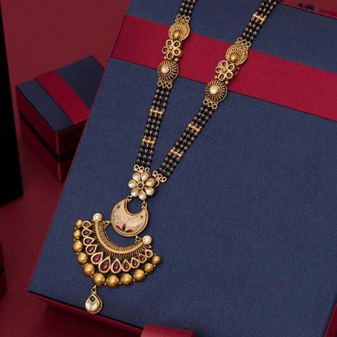 Bridal Mangalsutra Designs, Jadtar Mangalsutra Design, Mangalsutra Design, Black Beads Mangalsutra Design, Antique Gold Jewelry Indian, Modern Gold Jewelry, Gold Jewelry Simple Necklace, Antique Jewellery Designs, Gold Mangalsutra Designs