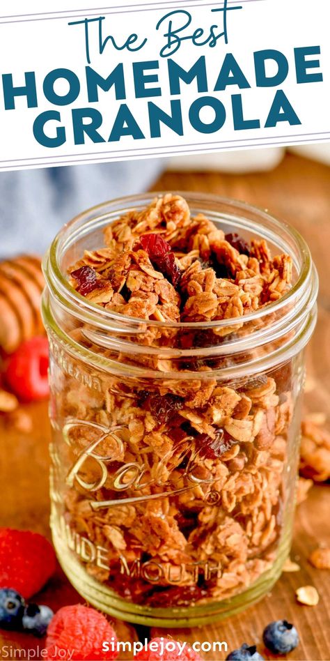 This easy Homemade Granola Recipe with honey is full of easy to find ingredients with lots of variations! It is a crunchy granola recipe that is going to feel like such a healthy start to the day. It is full of flavor and addictive! Microwave Granola Recipe, Granola Recipe With Honey, Microwave Granola, Crunchy Granola Recipe, Recipe With Honey, Microwave Meals, Easy Granola Recipe, Homemade Granola Recipe, Easy Homemade Granola