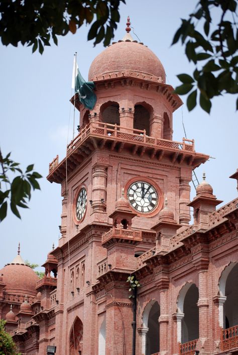 Pakistan Architecture, Punjab University, Delhi Sultanate, City Picture, Pakistani Culture, Mughal Empire, City Pictures, Old Building, Islamic Architecture