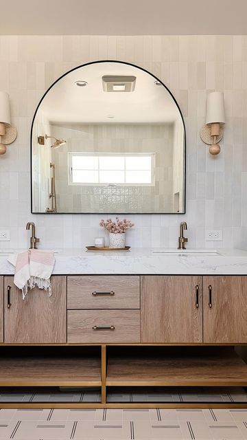 Lisa Kanegae on Instagram: "Comment TILE and I’ll send you a DM with the link. This Jack and Jill bathroom (I like to call it Jill & Jill since it’s for two little girls) we designed for our clients is the sweetest room to grow with them as they get older. I used one of my absolute favorite tiles that compliments any space. It has a beautiful hand made feel + texture and the shimmer is so gorgeous. I love how each piece feels unique and organic. Perfect neutral to use in your kitchen or bath remodel. Do you like organic looking tiles? 💫 Working on a remodel? We’d love to help. Tap the link in my bio to inquire for design services. Design by: @lhk.interiors . . . #bathroomtiles #spabathroom #bathroomdesign #jackandjillbathroom #bathroomremodel #bathroomrenovation #bathroomtile #bath Lhk Interiors, Cedar And Moss, Artisan Lighting, Scandinavian Bathroom, Jack And Jill Bathroom, Jack And Jill, Grey Kitchens, Bathroom Renos, Ceramic Wall Tiles