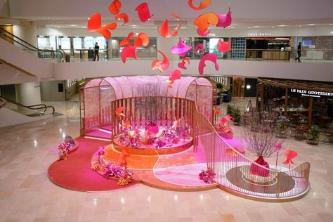 Lunar New Year Decoration Home, Roadshow Design, Lunar New Year Decoration, Chines New Year, Chinese New Year Flower, Chinese New Year 2022, Tall Lanterns, Mall Decor, Chinese New Year Design