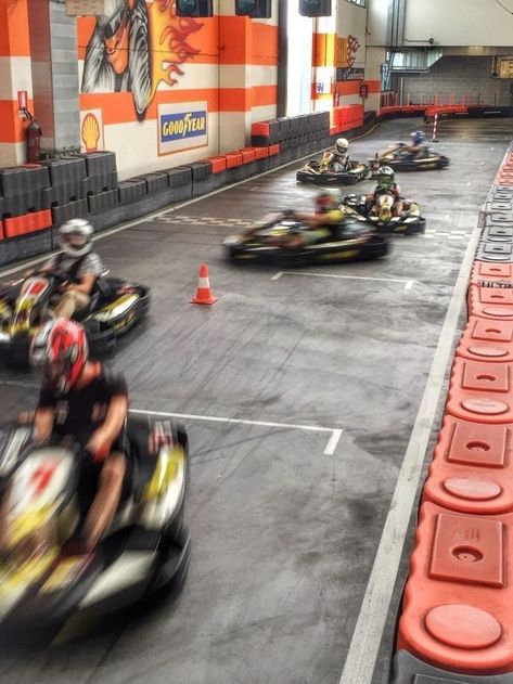 Go Kart With Friends, Go Cart Aesthetic, Gokart Racing Aesthetic, Go Carting Aesthetic, Karting Aesthetic, Karting Racing, Places To Go With Friends, Friends Activities, Go Karting