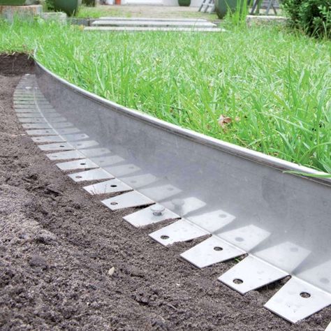 Steel Edging Landscape, Garden Lawn Edging, Metal Garden Edging, Steel Garden Edging, Garden Edge, Outdoor Fire Pit Area, Steel Edging, Paver Designs, Luxury Landscaping